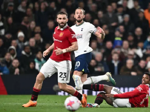 Chủ tịch Levy ra thông điệp cứng rắn, Man Utd lo sốt vó