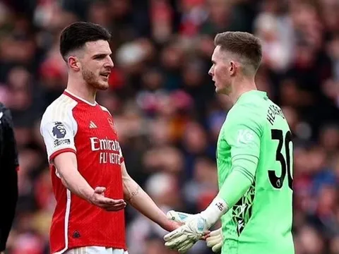 Huyền thoại Arsenal "bênh" Ben White