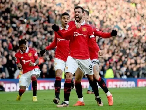 Darren Bent: Jorginho xuất sắc hơn Kobbie Mainoo