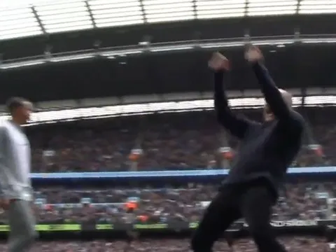 Dàn sao Man City ăn mừng đến tận sáng tại Tây Ban Nha