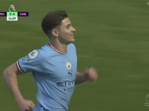 "Một pha đưa bóng hỏng tệ hại từ Fofana"