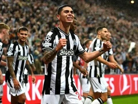 Gây sự bàng hoàng cho Mbappe, dàn sao Newcastle ăn mừng điên rồ