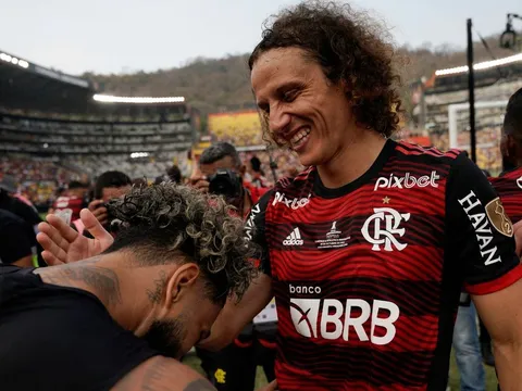 David Luiz tri ân Andreas Pereira