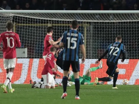 "1 cú sốc từ David De Gea"