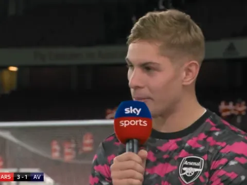 Smith Rowe tiết lộ bộ ba quyền lực trong phòng thay đồ Arsenal