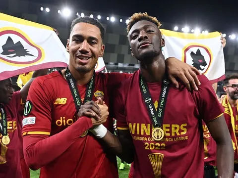 Cuộc phiêu lưu hoành tráng ở Roma của Abraham và Smalling