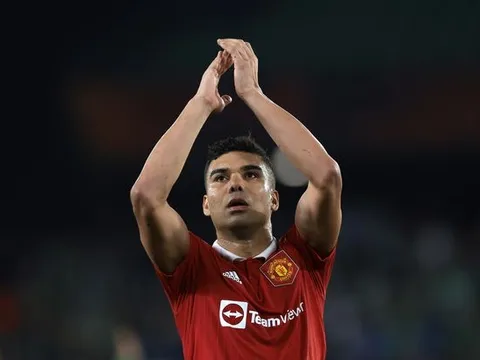 Bayern liên hệ, Casemiro ngay lập tức có câu trả lời