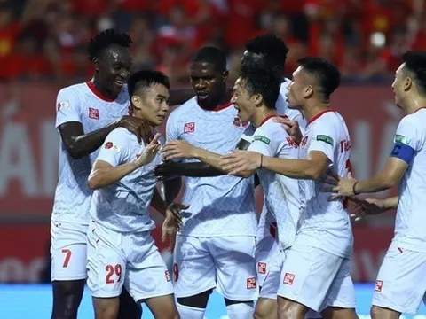 Hà Nội “biếu không" chiến thắng cho Hải Phòng; "Lỗ hổng” bóng đá Thái