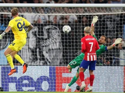 Barca đại thắng; Thủ môn Lazio ghi bàn giây cuối, cầm hòa Atletico