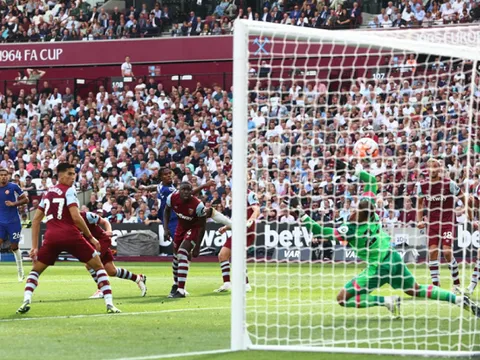 Marcel Desailly chỉ ra một nghệ sĩ bất ngờ trong đội hình Chelsea