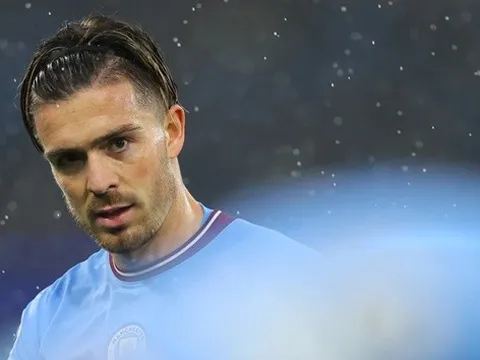 Grealish chỉ trích huyền thoại Liverpool: "Ông luôn có gì đó để nói về tôi"