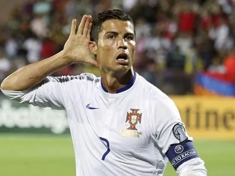 Ronaldo nhớ tiếng la ó của khán giả