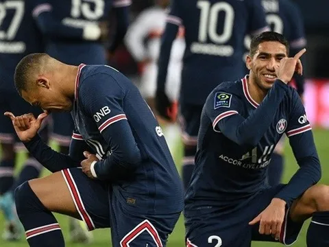 Jose Mourinho gửi lời tạm biệt cảm động đến fan Roma