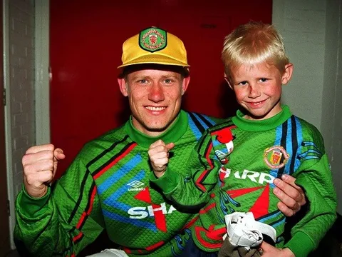 10 cặp cha con ra sân nhiều nhất ở Premier League: Huyền thoại M.U và con trai vô đối