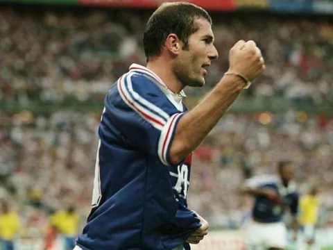 10 cầu thủ vĩ đại nhất lịch sử: Messi hơn Ronaldo 7 bậc