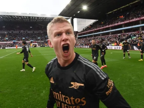 10 hậu vệ trái đỉnh nhất thế giới: Sao Arsenal số 1; Trụ cột MU
