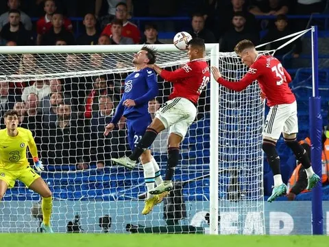 10 lần thu hồi, 4 tắc bóng - Quái vật M.U hiện hình trước Chelsea