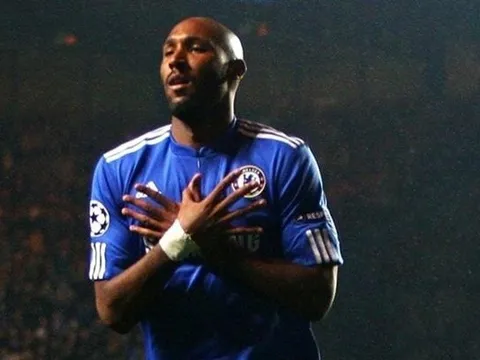 10 oanh tạc cơ xứ lục lăng 3 thập kỷ qua: Gã du mục ghé qua Chelsea