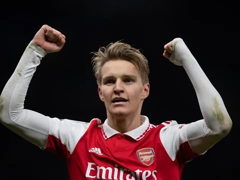 10 tiền vệ kiến thiết hay nhất thế giới: Sao Arsenal dẫn đầu