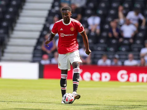 CHÍNH THỨC! Thêm cầu thủ chia tay Man Utd