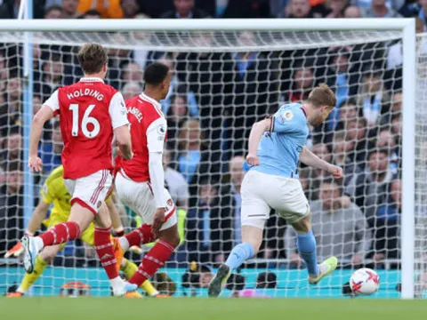 De Bruyne lập cú đúp, dập tắt tham vọng vô địch của Arsenal