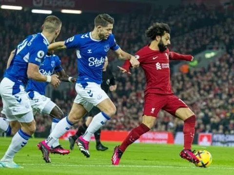 Bóng đá châu Âu tuần qua: Liverpool giành cúp, đỉnh cao Leverkusen
