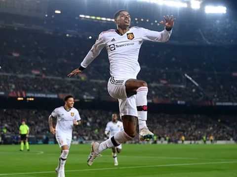 Người thắng kẻ thua sau trận Barcelona 2-2 Man United