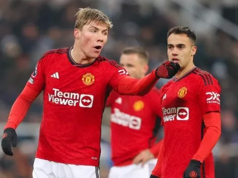 Điều gì đằng sau sự khởi sắc của hàng thủ Barca?