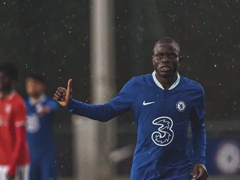 Chris Sutton: Cầu thủ duy nhất của Chelsea có thể ngăn Modric