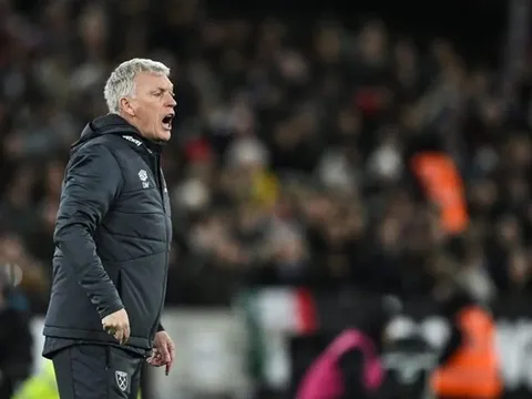 Vì David Moyes, Rio Ferdinand chỉ trích thậm tệ cổ động viên West Ham