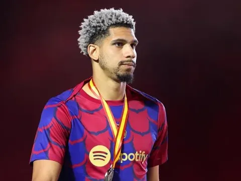 Araujo sẵn sàng gia nhập Bayern
