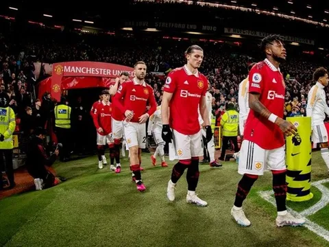 Dimitar Berbatov dự đoán trận Barcelona gặp Manchester United