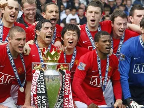 11 cầu thủ vô địch Premier League với 2 CLB khác nhau