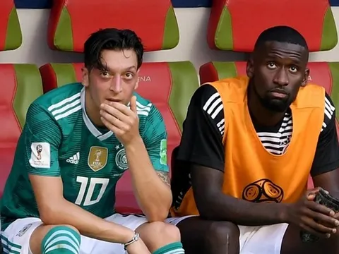 Mesut Ozil gọi sao Real Madrid là hậu vệ xuất sắc nhất thế giới