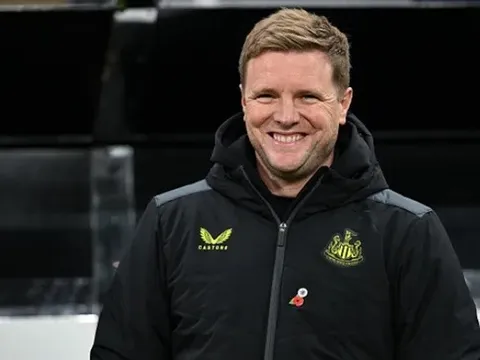 Eddie Howe đáp trả Arteta