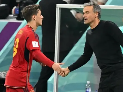 Enrique vào vai đặc vụ, Chelsea sắp đón bom tấn từ Barcelona?