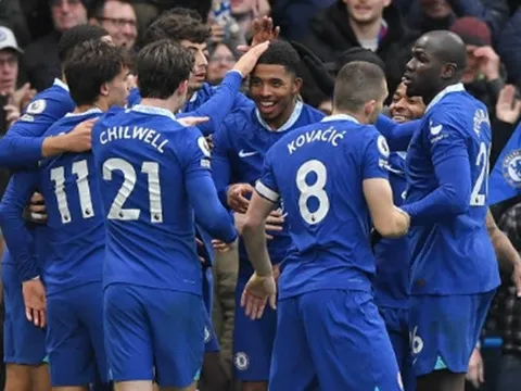 Vào vai người hùng, bom tấn Chelsea phá vỡ im lặng