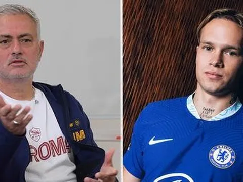 Mourinho: ''Không thể chỉ mua Mudryk với giá 100 triệu euro''