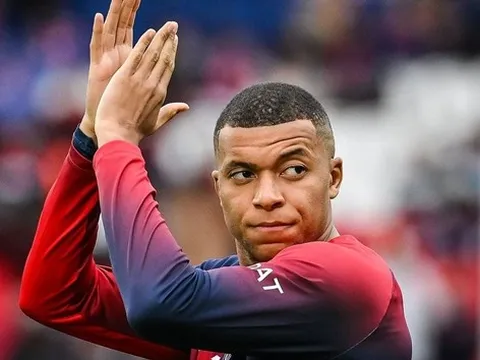 Mbappe bị đồng đội tố “chỉ biết nghĩ đến bản thân mình”