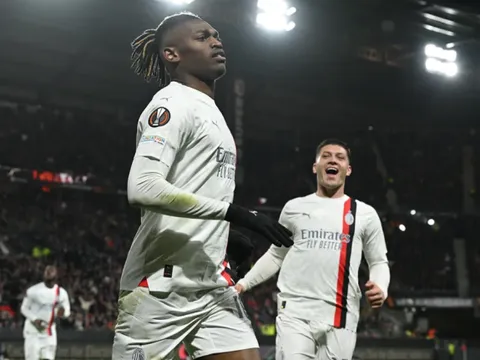 Leao solo ngoạn mục, Milan lọt vào vòng 16 đội Europa League