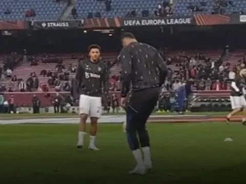 Rashford và Sancho khiến CĐV Man Utd tròn mắt