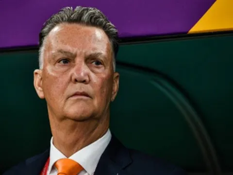 Hạ Senegal, Van Gaal công kích FIFA