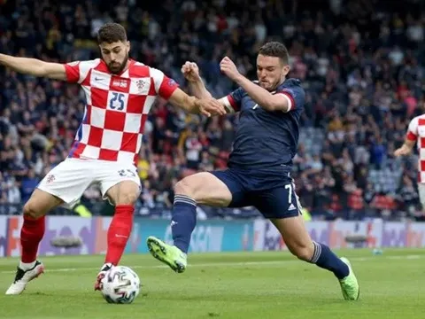 M.U, Chelsea cạnh tranh trung vệ hiếm có