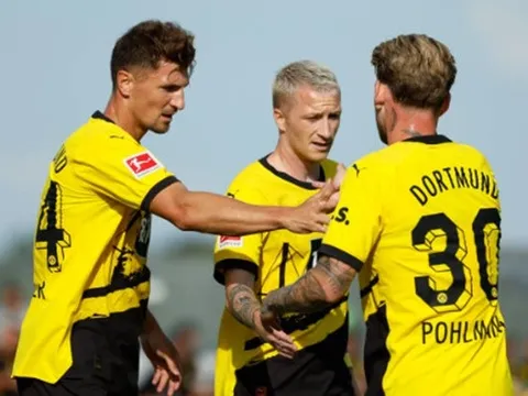 Dortmund mở tiệc 7 bàn