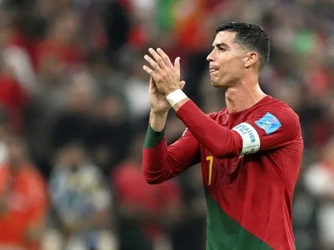Xác nhận: Ronaldo từ chối Al Nassr, hy vọng bến đỗ trời Âu