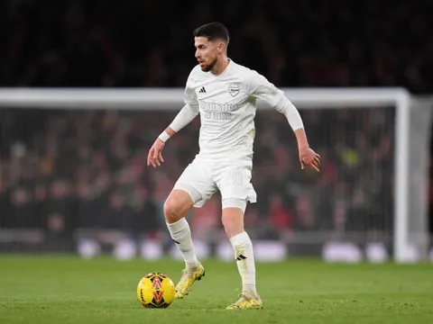 6 bản hợp đồng sắp hết hạn của Arsenal - Giữ lại hay thanh lý?