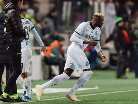 Walter Mazzarri: "Osimhen là nhà vô địch"