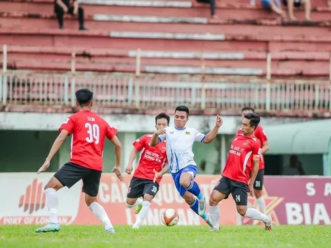 Lâp cú đúp trước Huế, Thanh Phong giúp Long An bay cao tại giải Hạng Nhất