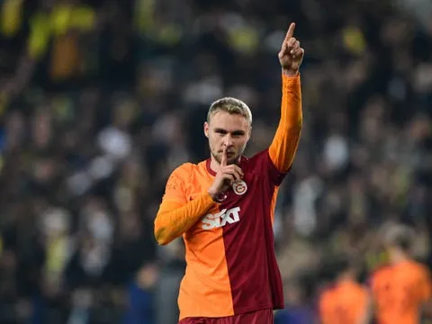 Napoli hỏi mua trung vệ trụ cột của Galatasaray