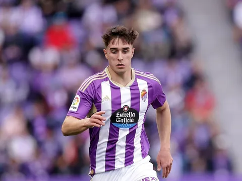 Arsenal theo đuổi, thần đồng La Liga phá vỡ im lặng